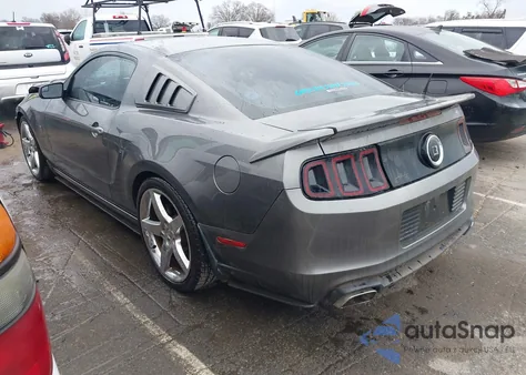 2014 Ford Mustang V6 z USA, uszkodzony, nr VIN 1ZVBP8AM3E5220468